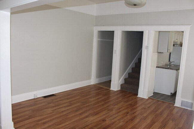 Building Photo - 932 S 900 E