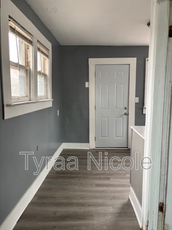 Building Photo - 14461 Lappin St