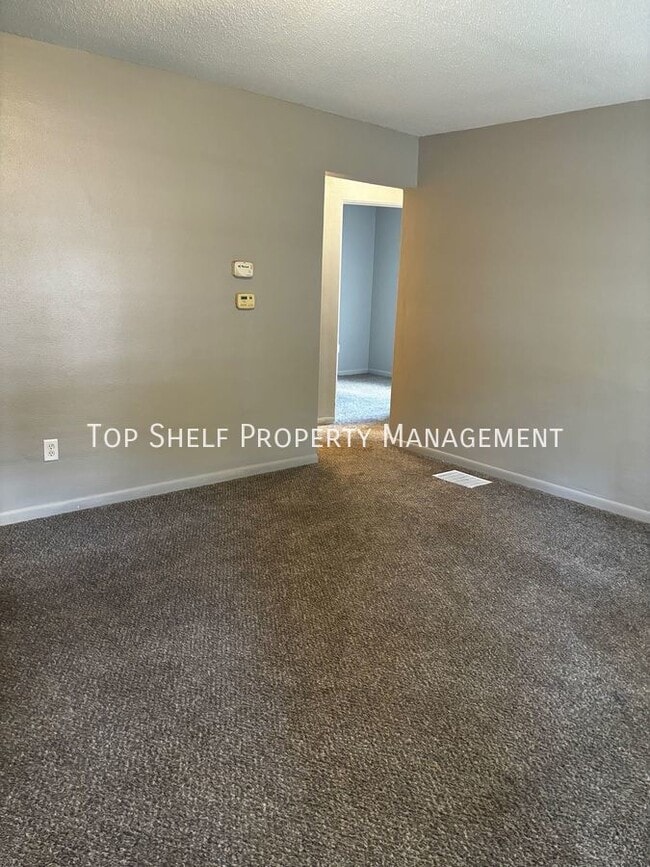 Building Photo - 7507 SW 12th St