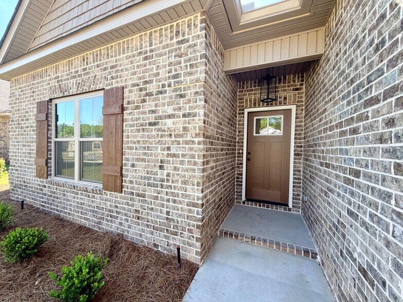 Building Photo - 609 Bristleleaf Path