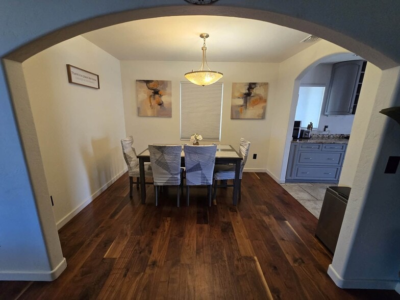 Building Photo - 2645 Garnet Ave