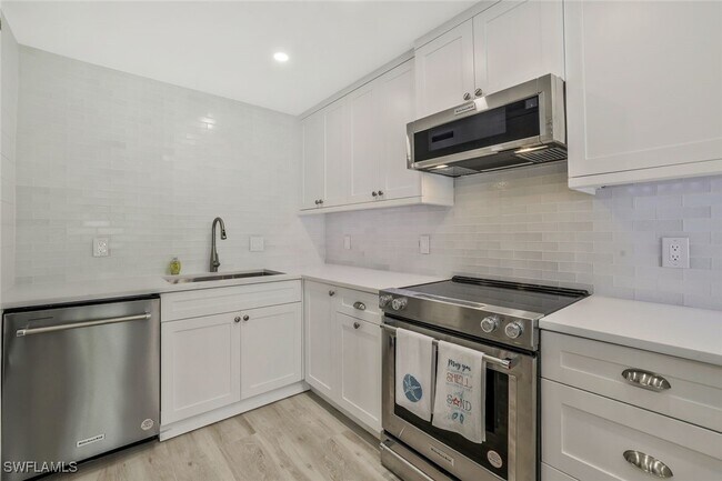 Building Photo - 354 Harbour Dr