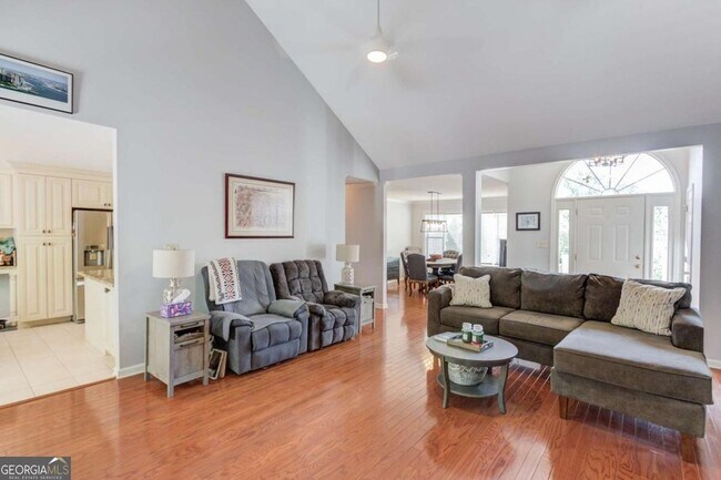 Building Photo - 3314 Banks Mountain Dr