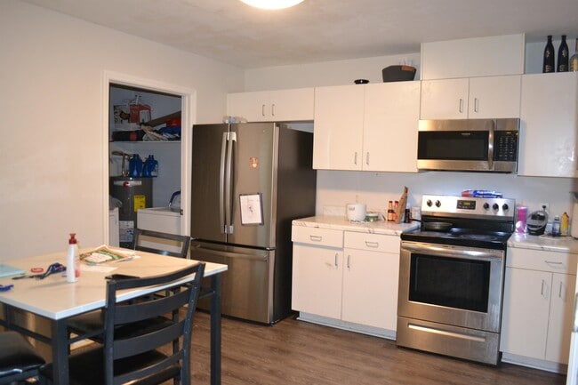 Building Photo - 5568 Lumberjack Ln