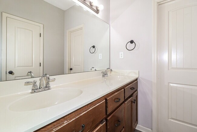 Building Photo - 4260 Markston Dr