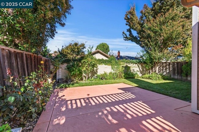 Building Photo - 1156 Tiffany Ln