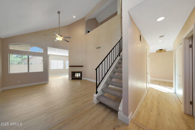 Building Photo - 4653 W Dublin St