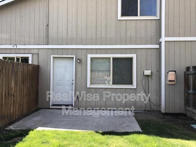 Building Photo - 2444 SW 23rd St