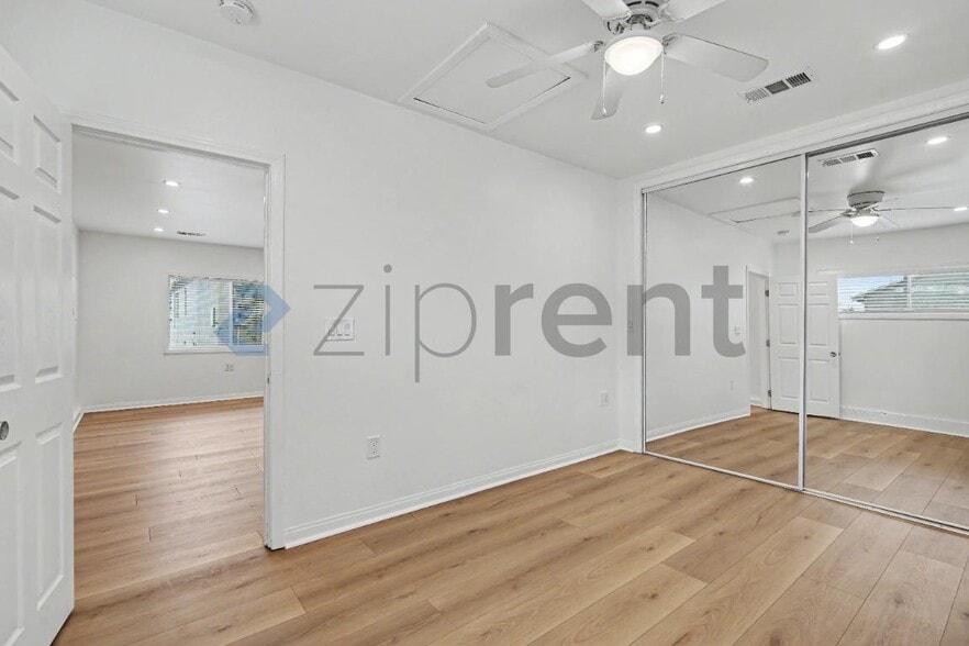 Building Photo - Unit