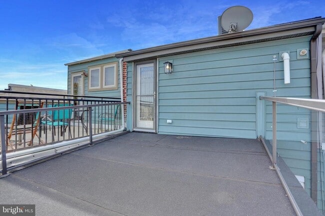 Building Photo - 2308 E Fairmount Ave