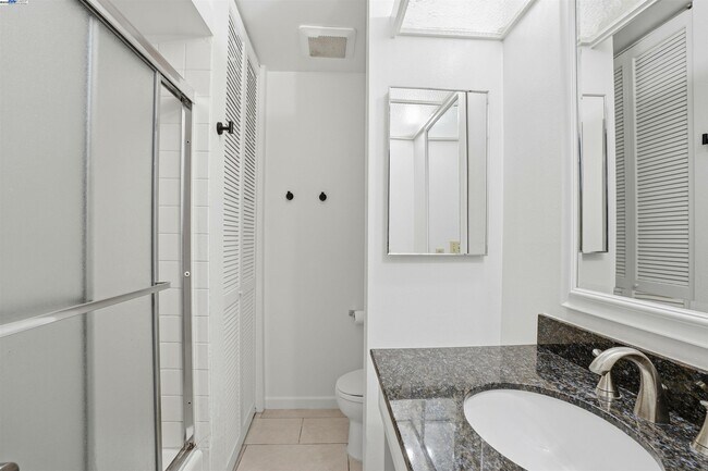 Building Photo - 1930 Camino Verde