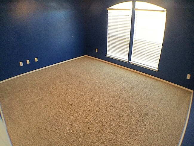 Building Photo - 3 Bedroom 2 Bath Gem In Crowley