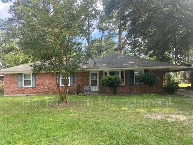 Primary Photo - 12 Sheridan Dr