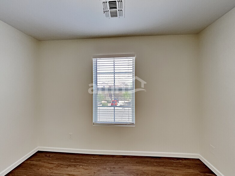 Building Photo - 40600 N Jay Ln
