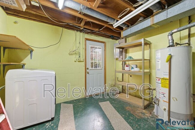 Building Photo - 8903 Freestone Ave