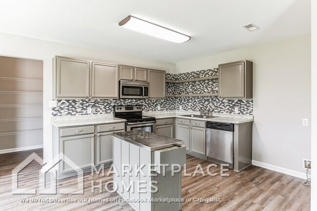 Building Photo - 29946 Glenrose Way