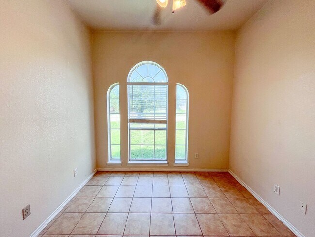Building Photo - Available NOW!!!! This charming 1 story, 3...