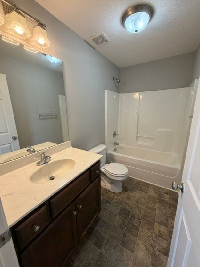 Building Photo - 257 Audley Ave