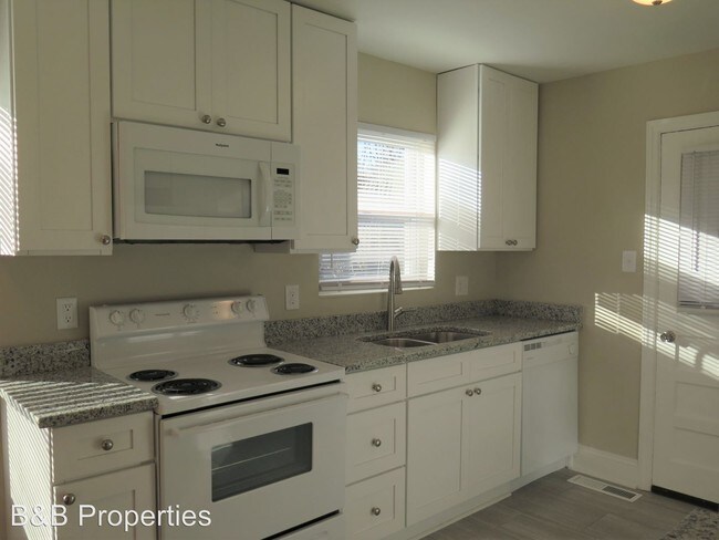 Building Photo - 2324-2326 Lyon St