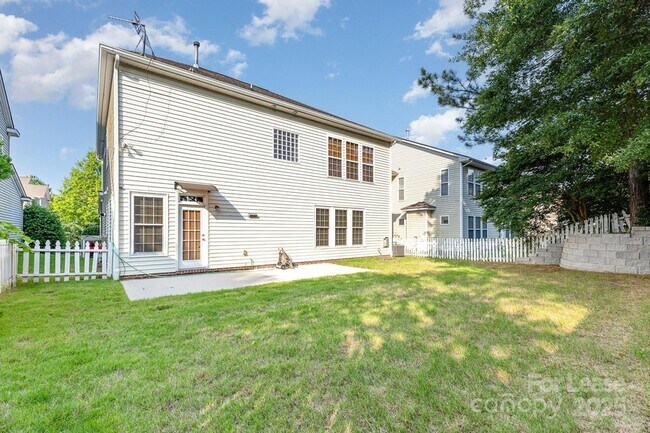 Building Photo - 9429 Ridgeforest Dr