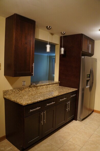 Building Photo - 712 Dempster St