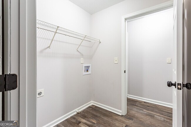 Building Photo - 2 Belmont Park Dr