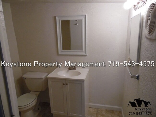 Building Photo - $475 OFF - Move In Special! Two Bedroom Un...