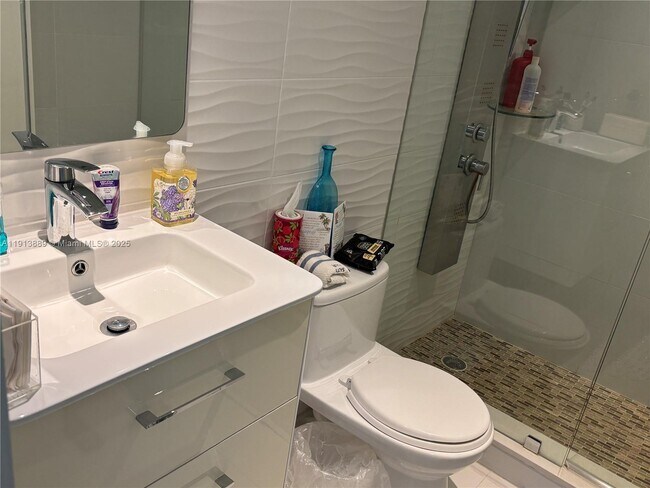 Building Photo - 9511 Collins Ave