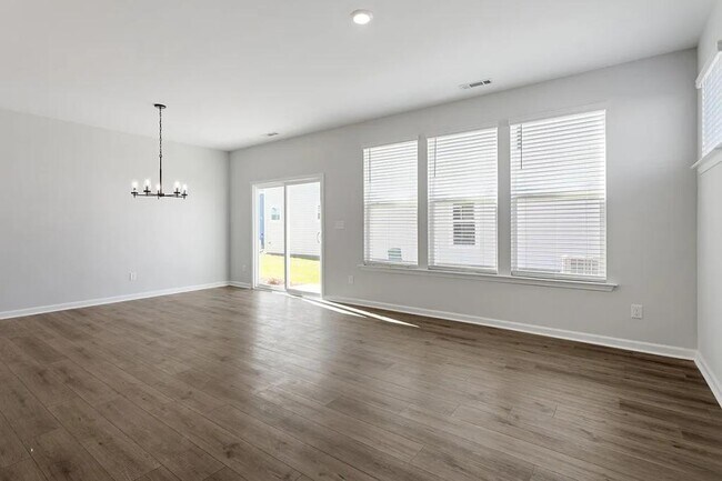 Building Photo - 51 Pansy Pk