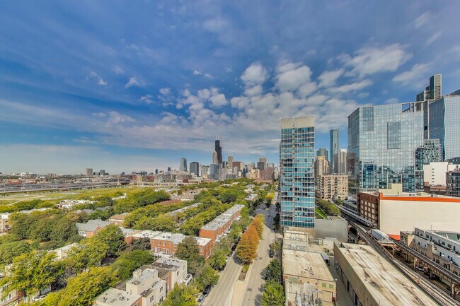 Building Photo - 5 E 14th Pl