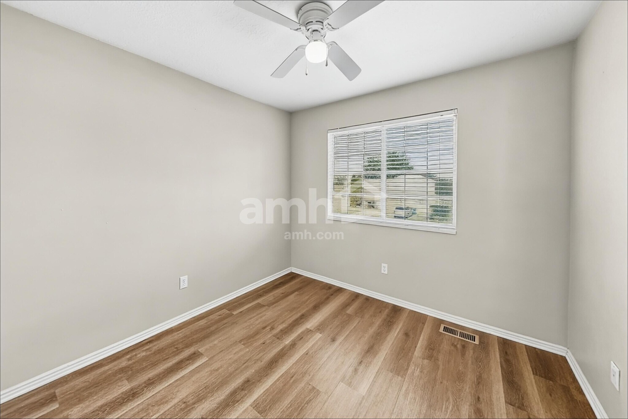 Building Photo - 4154 Westlake Dr