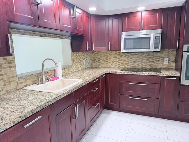 Building Photo - 1200 SW 125th Ave