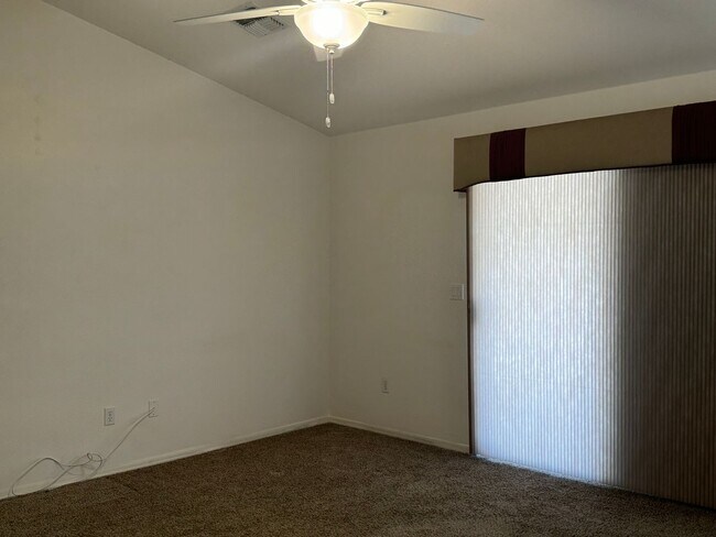 Building Photo - Rental