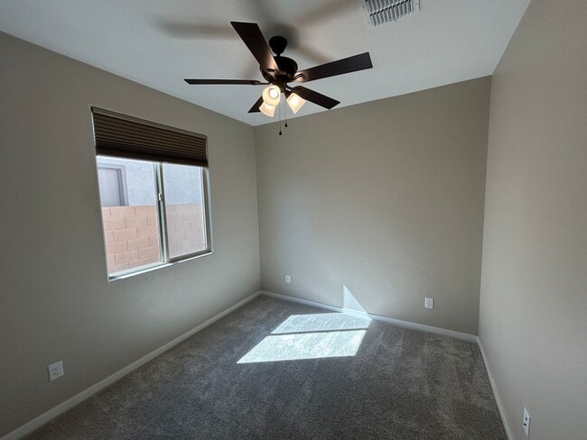 Building Photo - 18570 W Swayback Pass