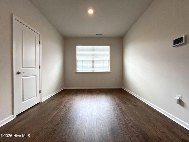 Building Photo - 512 Ragapple Ln
