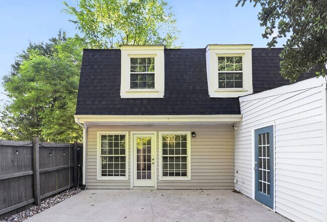 Building Photo - 1819 Sabrina Ct