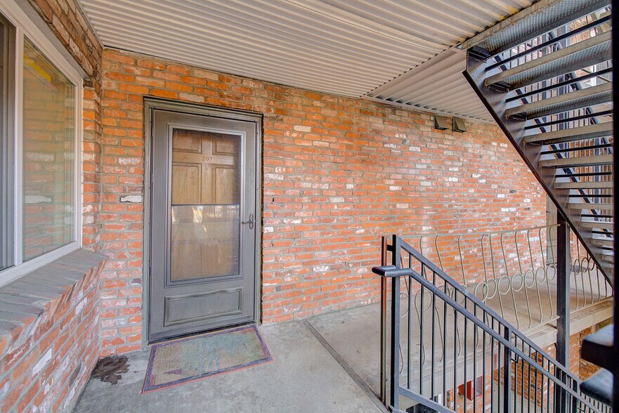 Building Photo - 155 S Pennsylvania St