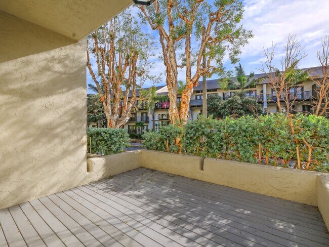 Building Photo - 405 2nd St