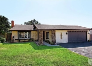 Building Photo - 843 Holbrook Ave