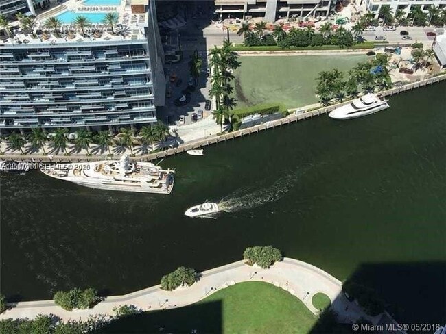 Building Photo - 475 Brickell Ave