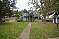 Building Photo - 305 Arrow Wood St