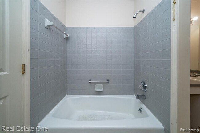 Building Photo - 37412 Legends Trail Dr