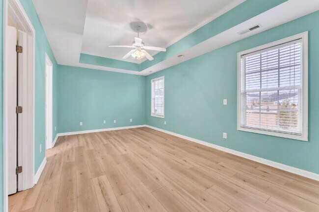 Building Photo - Spacious 3BR, 2BA Townhome with 2-Car Garage & Fireplace $1850/mo rent***