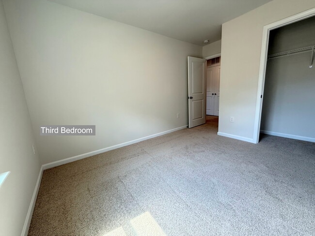 Building Photo - 313 Cherry Laurel Dr