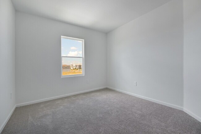 Building Photo - Beautiful New 3-Bedroom Townhome in Davenport — Includes Resort Pool, Modern Clubhouse & Family P...