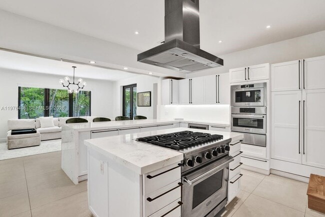 Building Photo - 5735 N Bay Rd