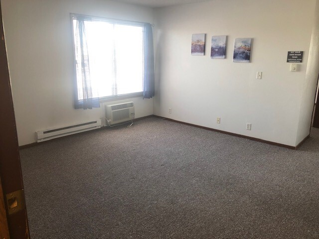 Building Photo - East Park Village