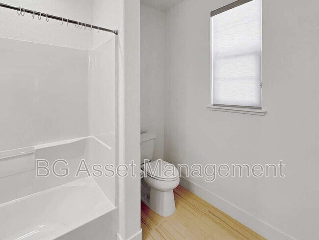 Building Photo - 223 Bolt Ct
