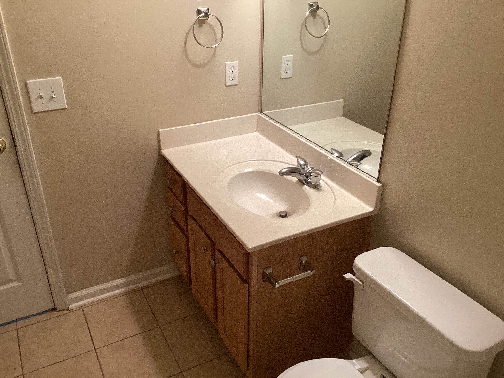 Building Photo - 1009 Friartuck Trl