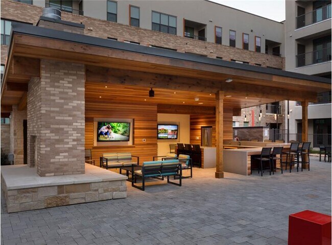 Building Photo - 2402 Aldrich St